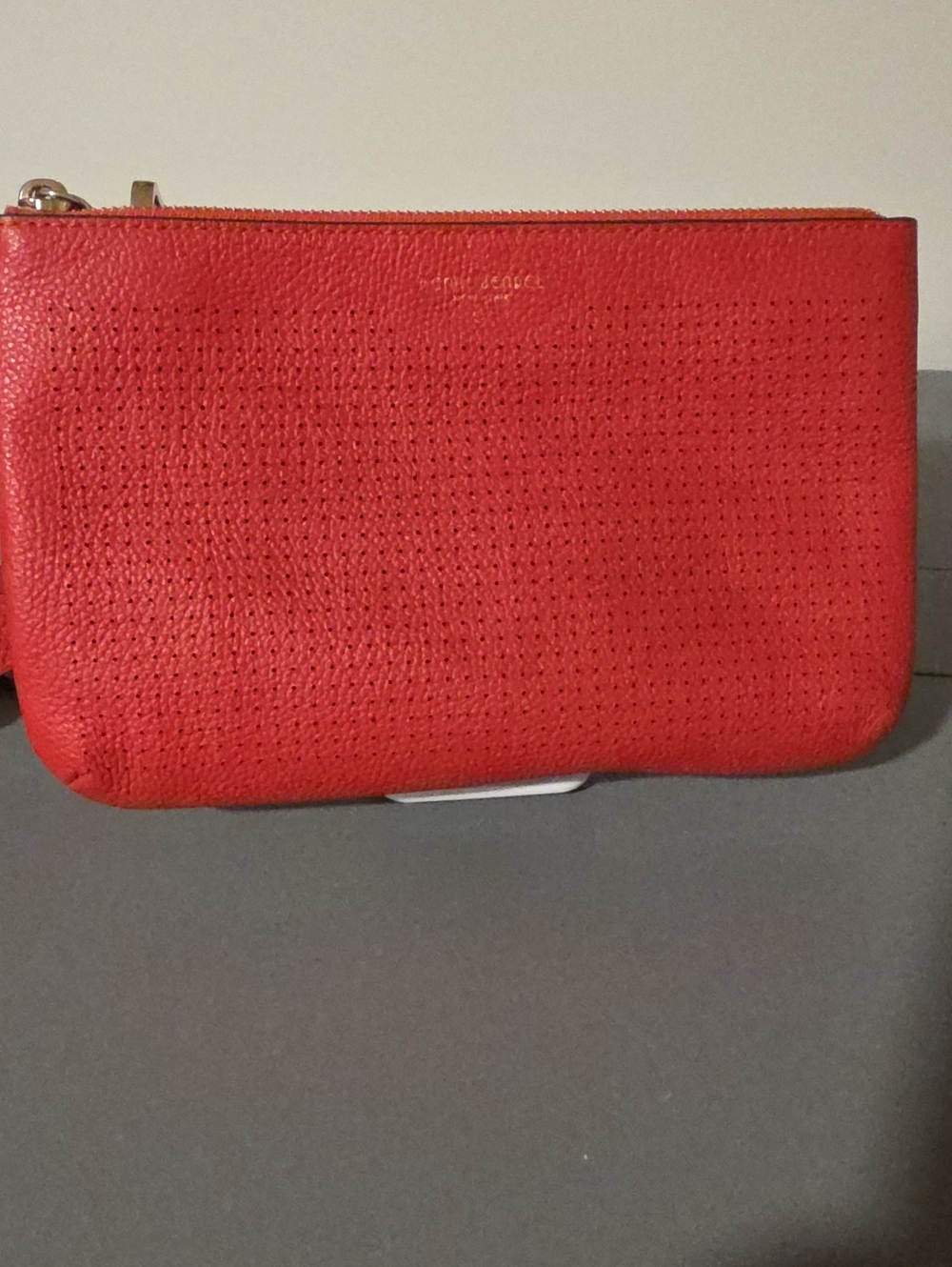 HENRI BENDEL NEW YORK red pebbled leather flap Crossbody bag - Picture 2 of 11